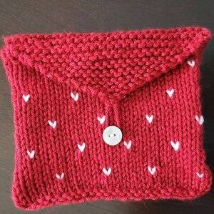 Hand Crafted knit envelope giftcard holder red with white hearts